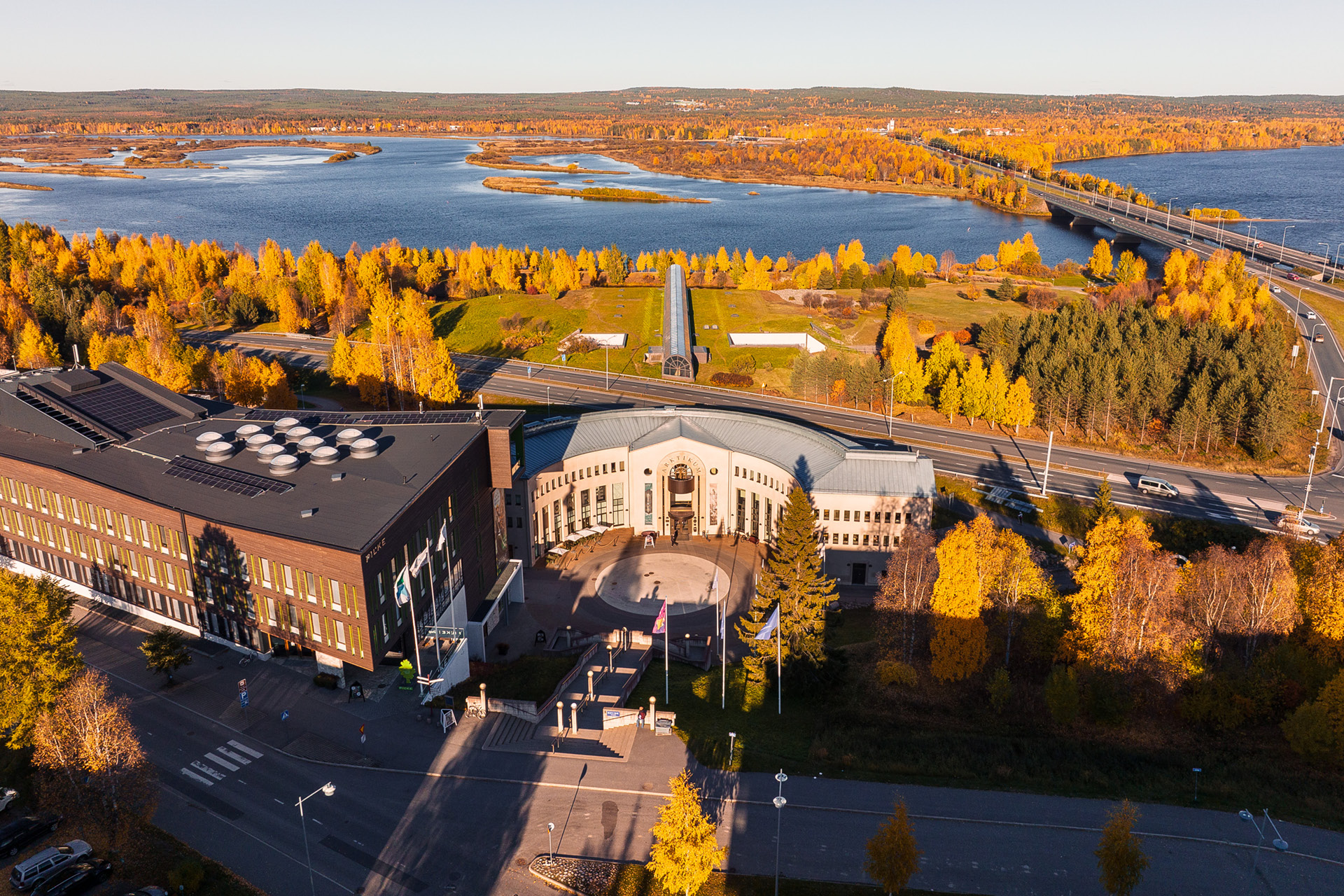 Arktikum syysauringossa.